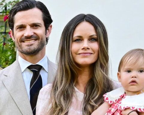 A vintage car show, a crowd nobody expected, and the Swedish royals acting like any other family