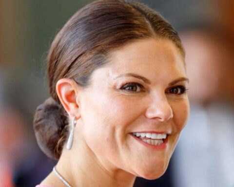 crown princess victoria pink ribbon sweden