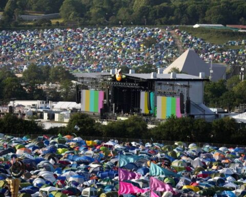 glastonbury 2027 tickets sell out