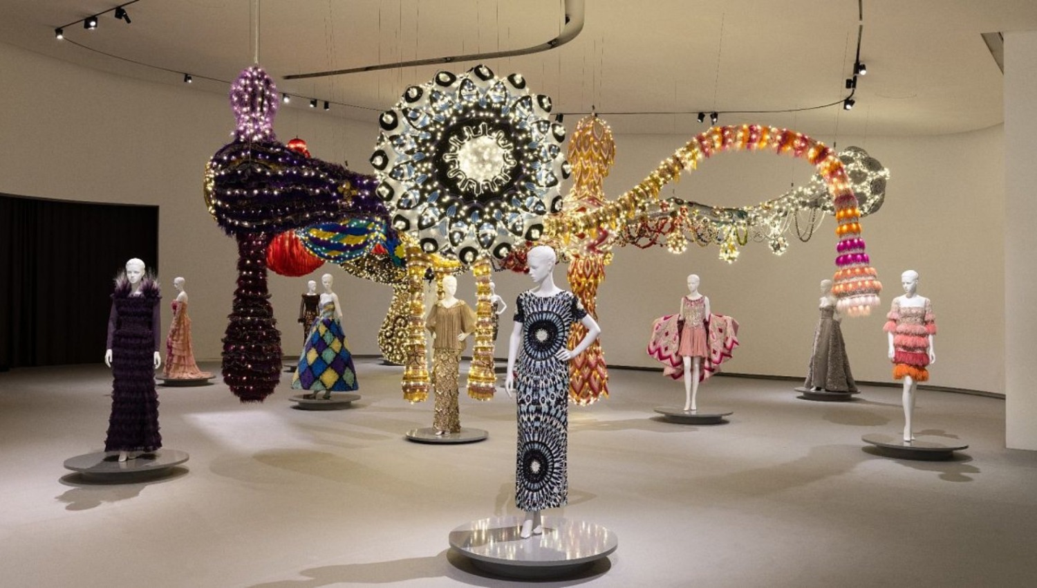 joana vasconcelos valentino maat lisbon